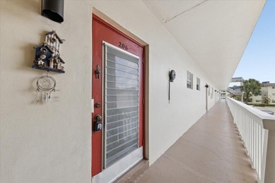 This is your perfect Retreat, located in the heart of Fort - photo 3