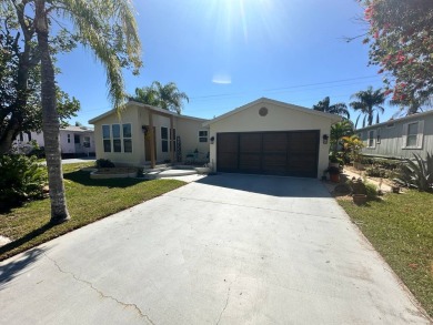 Cape Coral Lakes Area Home For Sale in North FT Myer Florida