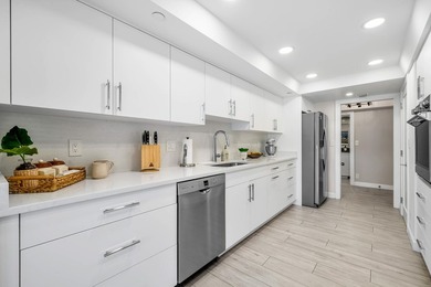 $50,000 PRICE IMPROVEMENT! Stunningly renovated 3 bedroom, 2.5 - photo 11