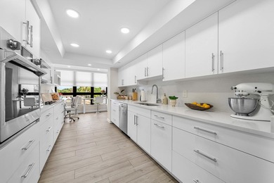 $50,000 PRICE IMPROVEMENT! Stunningly renovated 3 bedroom, 2.5 - photo 12