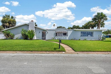 Rare Opportunity to Own a Pool Home in Ormond by the Sea! Don't - photo 3