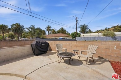 Welcome to this beautifully renovated 3-bedroom, 2-bath home - photo 20