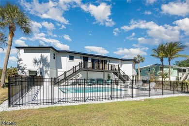 Welcome to your Sanibel Island oasis! Perfectly positioned just - photo 4