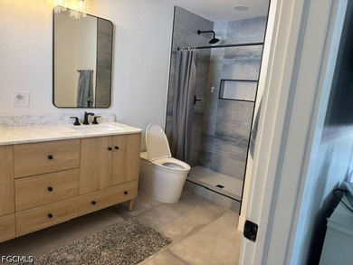 Beautifully NEWLY REMODELED 3-bedroom, 2-bath home within - photo 25