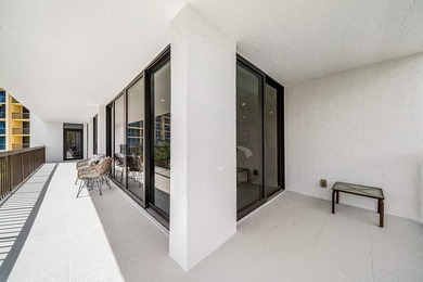 $50,000 PRICE IMPROVEMENT! Stunningly renovated 3 bedroom, 2.5 - photo 27
