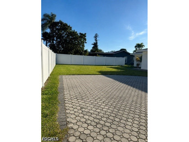 Beautifully NEWLY REMODELED 3-bedroom, 2-bath home within - photo 32