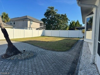 Beautifully NEWLY REMODELED 3-bedroom, 2-bath home within - photo 33