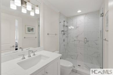 This beautifully updated condominium in Highlands, North - photo 37