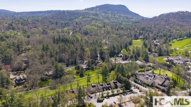 This beautifully updated condominium in Highlands, North - photo 41
