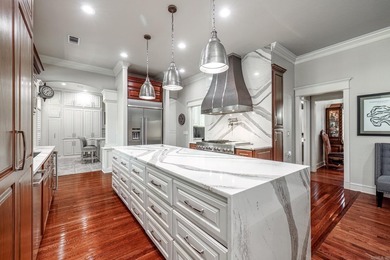 EXQUISITE. Seeing is believing. Amenities & storage galore - photo 3