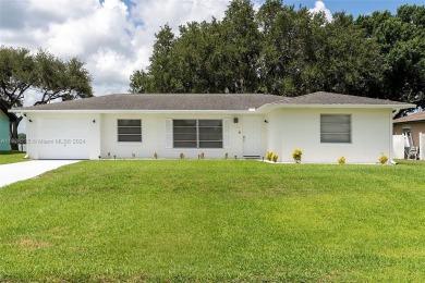 Lake Grassy Home For Sale in Lake Placid Florida