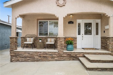 Redesigned and move-in ready, this exceptional Carson Park home - photo 2