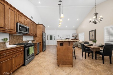 Redesigned and move-in ready, this exceptional Carson Park home - photo 10