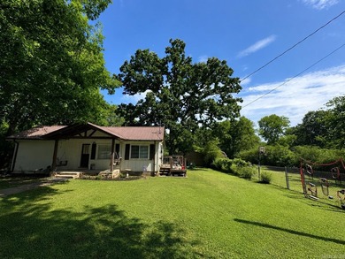 Conveniently located just minutes from Hot Springs and Entergy - photo 2