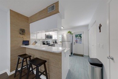 Move-In Ready Townhome in South Tampa | 2 Bedrooms | 2.5 - photo 10