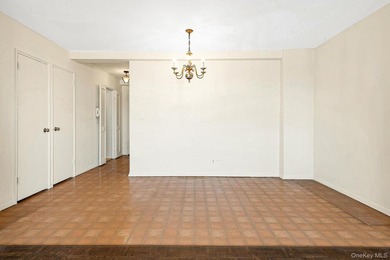 Welcome to this Rare to come by L shaped Studio, in The - photo 4