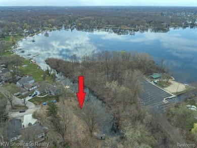 North Commerce Lake Lot For Sale in Commerce Twp Michigan