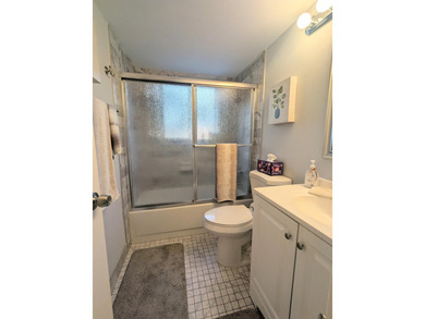 Great Location Near to Community Center! 2nd Floor, End Corner - photo 12