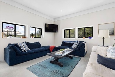 Innovative cutting edge modern contemporary one level offers - photo 13