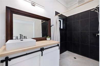 Innovative cutting edge modern contemporary one level offers - photo 27