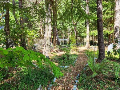 Nestled in the highly sought-after Cedar Terrace neighborhood - photo 29