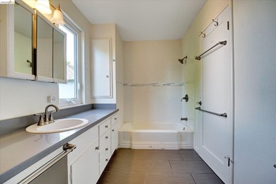 Charming property in Richmond's North & East neighborhood set on - photo 33