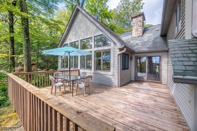 Contemporary Elegance with Stunning Lake Views. Welcome to this - photo 8