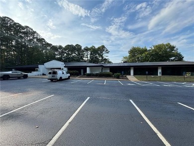 Located 5 minutes from Halcyon! Welcome to 5000 McGinnis Ferry