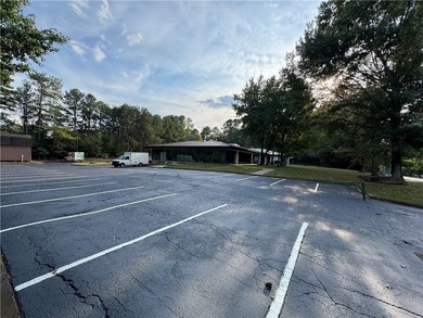 Located 5 minutes from Halcyon! Welcome to 5000 McGinnis Ferry