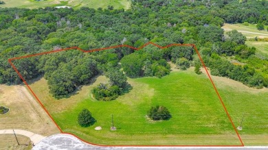Discover the perfect blend of space, privacy, and amenities with - Lake Acreage For Sale in Corsicana, Texas