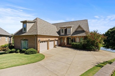 Luxury Brick Home on Golf Course with Pond View-3BR|4.5BA| 4-Car - photo 2