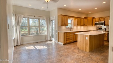 Beautifully maintained 4 bed, 3 bath custom home with 2,624 sq - photo 15