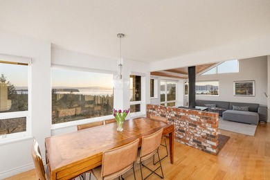 Sensational private parkland estate above Secret Cove in - photo 18