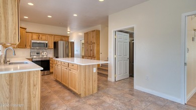 Beautifully maintained 4 bed, 3 bath custom home with 2,624 sq - photo 20