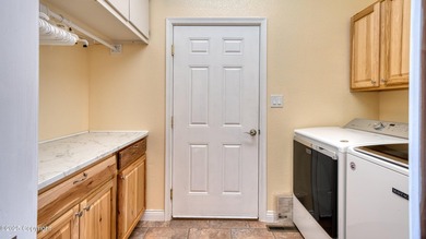 Beautifully maintained 4 bed, 3 bath custom home with 2,624 sq - photo 27