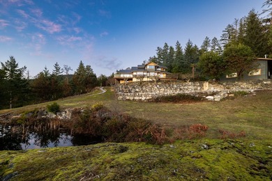 Sensational private parkland estate above Secret Cove in - photo 29