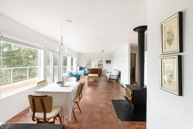 Sensational private parkland estate above Secret Cove in - photo 32