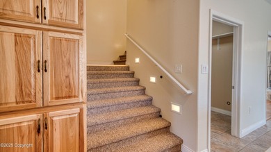 Beautifully maintained 4 bed, 3 bath custom home with 2,624 sq - photo 34