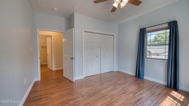 Beautifully maintained 4 bed, 3 bath custom home with 2,624 sq - photo 37