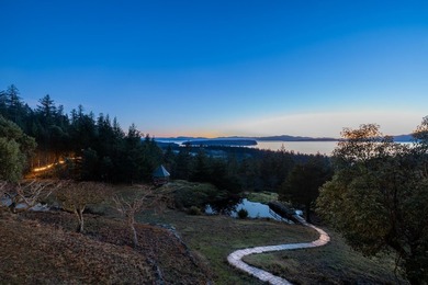 Sensational private parkland estate above Secret Cove in - photo 38