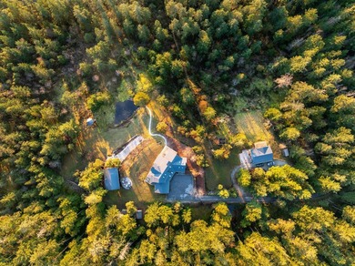Sensational private parkland estate above Secret Cove in - photo 40