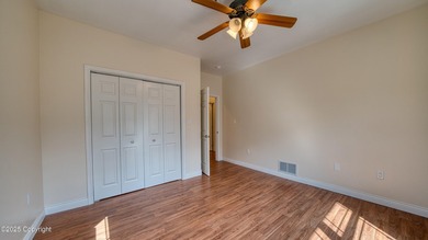 Beautifully maintained 4 bed, 3 bath custom home with 2,624 sq - photo 41