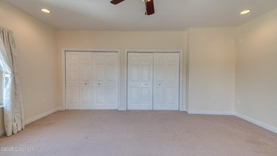 Beautifully maintained 4 bed, 3 bath custom home with 2,624 sq - photo 44