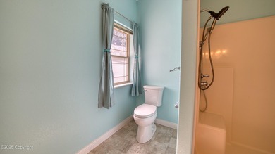 Beautifully maintained 4 bed, 3 bath custom home with 2,624 sq - photo 54