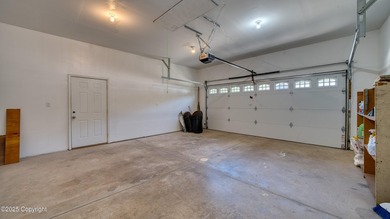 Beautifully maintained 4 bed, 3 bath custom home with 2,624 sq - photo 58