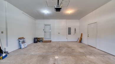 Beautifully maintained 4 bed, 3 bath custom home with 2,624 sq - photo 59