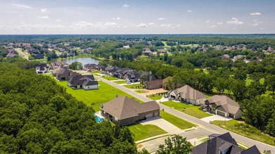 Stunning two level custom-built brick house with a large bonus - photo 5
