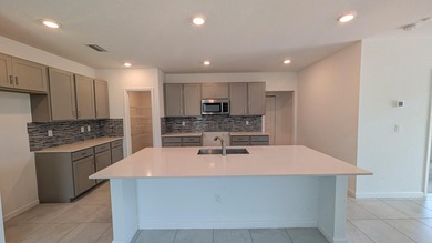 Beautifully 4-bedroom, 3 full bath home offering spacious living - photo 8