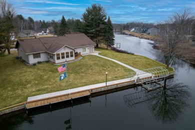 Lake Home Sale Pending in Houghton Lake, Michigan