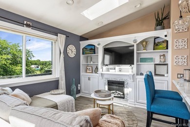 Welcome To The Anchorage - A Beautifully Updated 1 Bedroom, 1 - photo 2